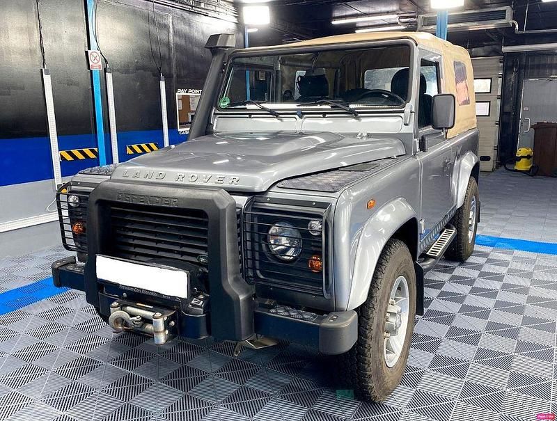 Grau Gebraucht 2012 Land Rover Defender SUV | 59.500 € - Bild 1/4