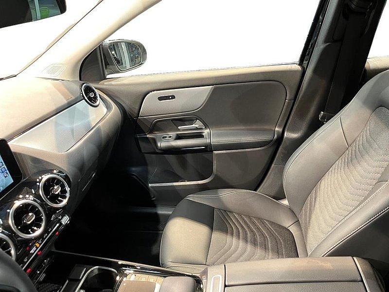 Gebraucht Mercedes GLA200 Style 163 PS (119 kW) 2023 Unilack nachtschwarz SUV
