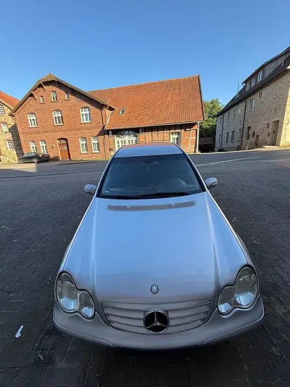 Gebraucht Mercedes C200 Elegance 163 PS (119 kW) 2003 Silber Limousine