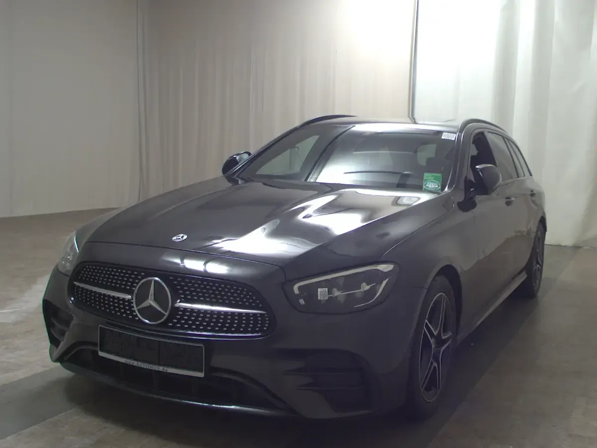 Gebraucht Mercedes E220 AMG line 220 PS (161 kW) 2023 Grau Limousine