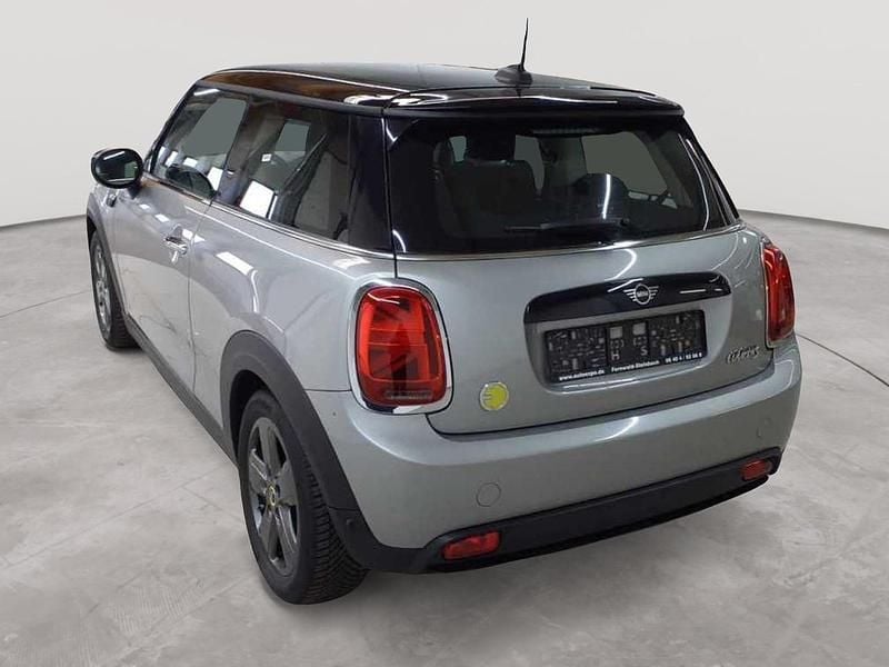 Gebraucht Mini Cooper SE Essential 135 kW (184 PS) 2023 Melting silver iii metallic Kleinwagen