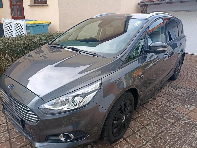 Gebraucht Ford S-MAX S 150 PS (110 kW) 2018 Grau Van / Kleinbus