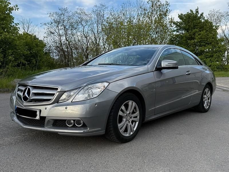 Second-hand Mercedes E200 184 CP (135 kW) 2011 Gri Coupe