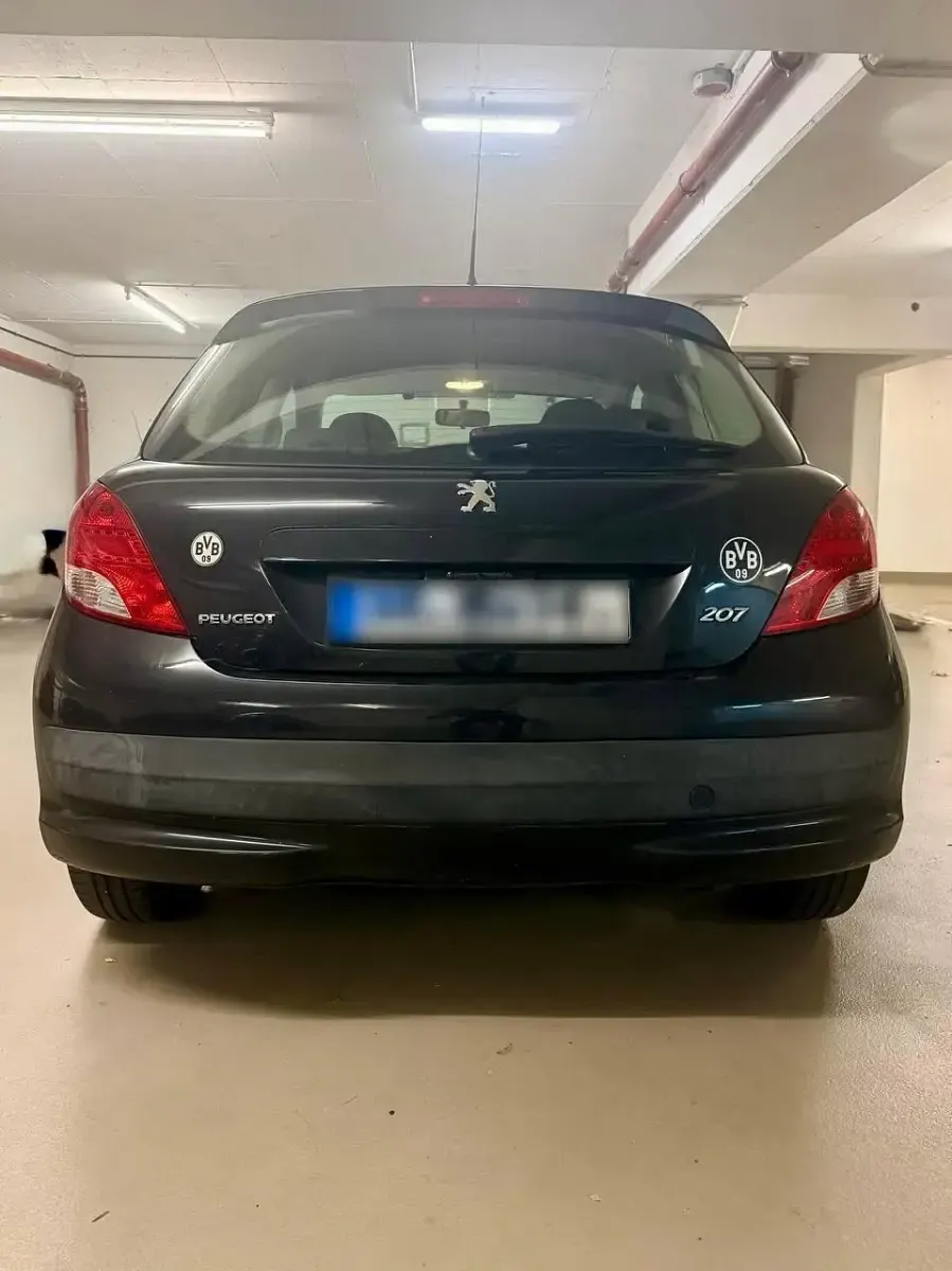 Gebraucht Peugeot 207 95 PS (69 kW) 2010 Schwarz Limousine