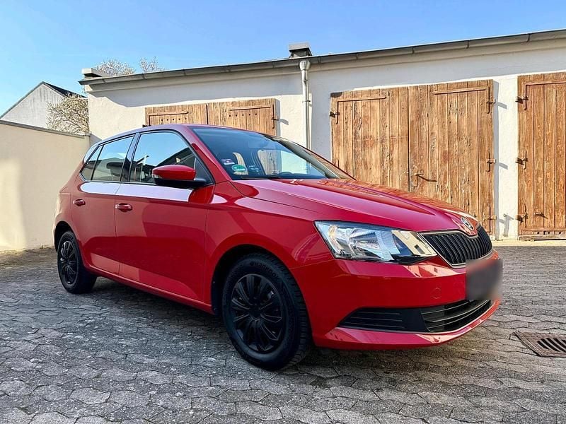 Gebraucht Skoda Fabia 60 PS (44 kW) 2015 Rot Kleinwagen
