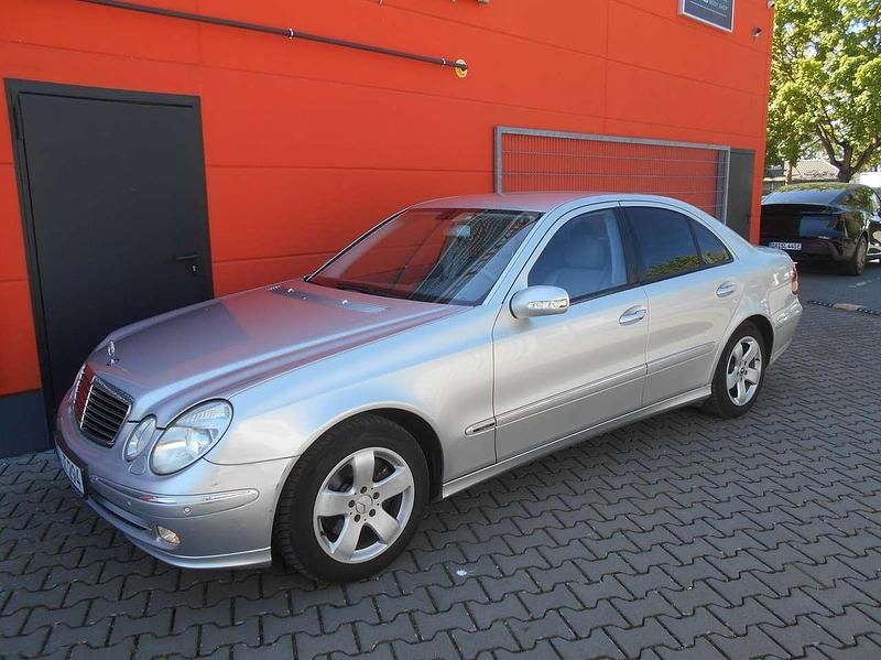 Second-hand Mercedes E200 122 CP (89 kW) 2004 Argintiu Berlinǎ