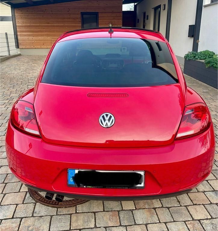 Gebraucht VW Beetle Design 140 PS (102 kW) 2013 Rot Kleinwagen