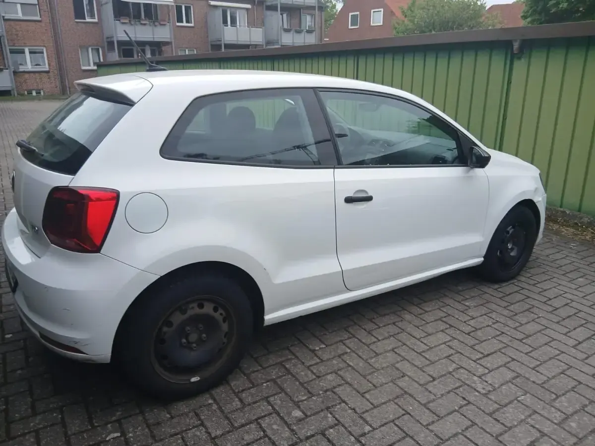 Gebraucht VW Polo 90 PS (66 kW) 2014 Weiß Kleinwagen