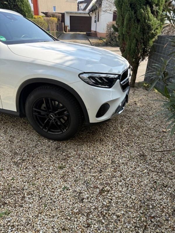 Gebraucht Mercedes GLC220 Advanced 197 PS (144 kW) 2023 Weiß SUV