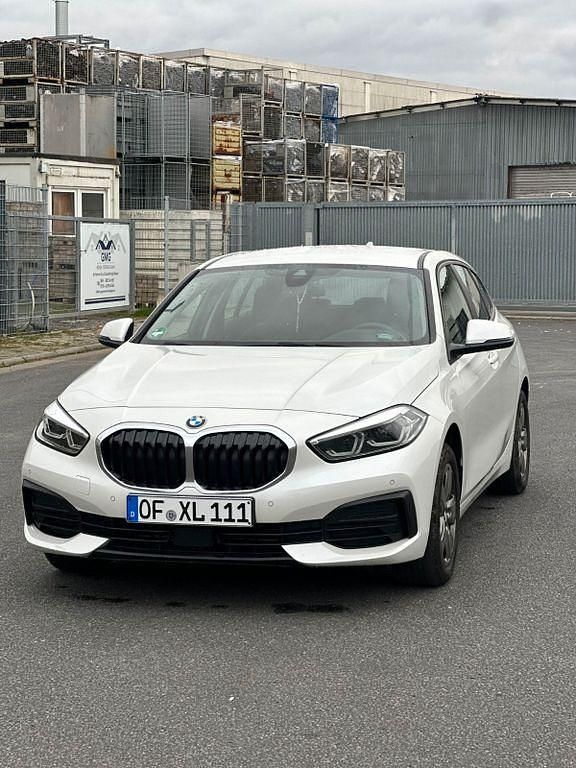 Weiß Gebraucht 2020 BMW 118 Kleinwagen | 17.000 € (Fairer Preis) - Bild 1/4