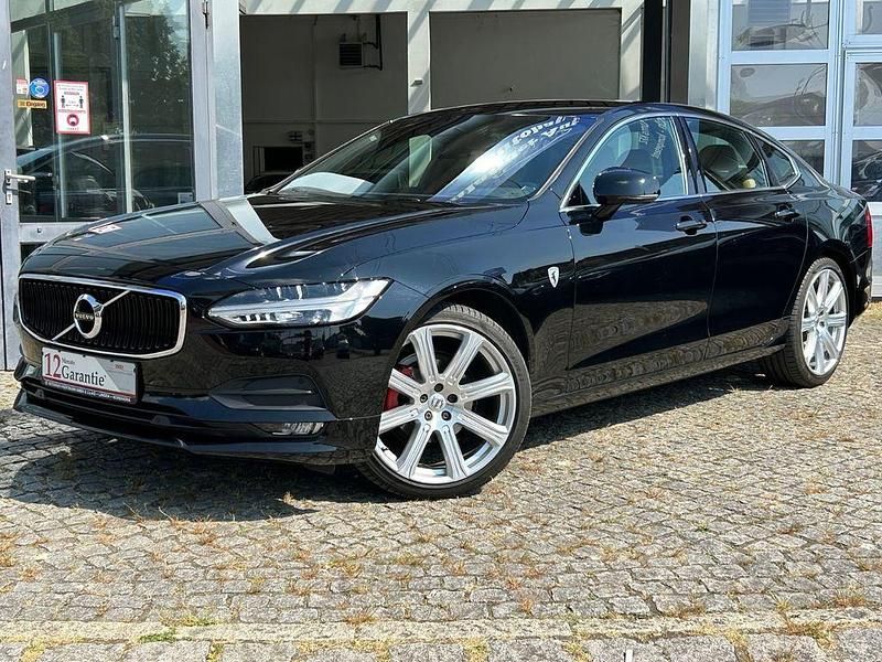 Schwarz Gebraucht 2017 Volvo S90 Momentum Limousine | 28.999 € - Bild 1/4
