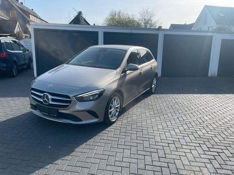 Gebraucht Mercedes B220 190 PS (139 kW) 2020 Grau Van / Kleinbus