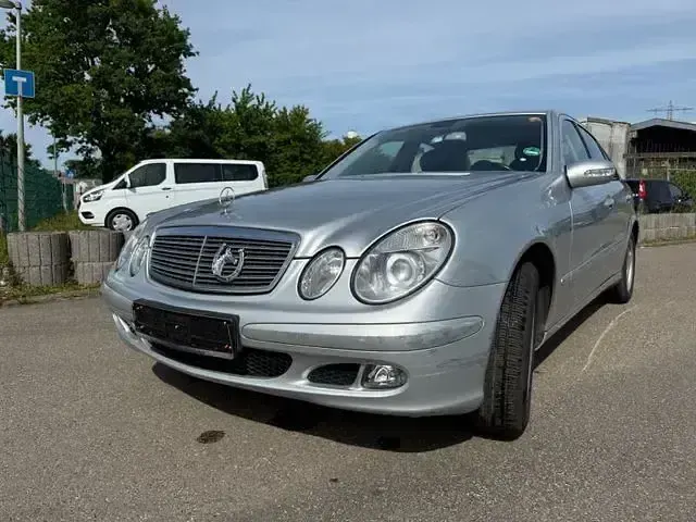 Gebraucht Mercedes E200 163 PS (119 kW) 2006 Iridiumsilber Limousine