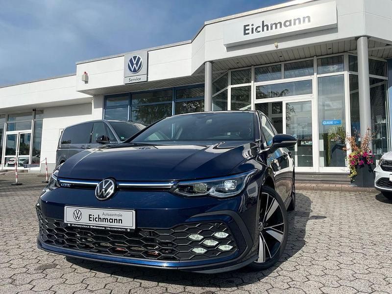 Blau Gebraucht 2021 VW Golf VIII Pro Limousine | 26.990 € (Teuer) - Bild 1/4