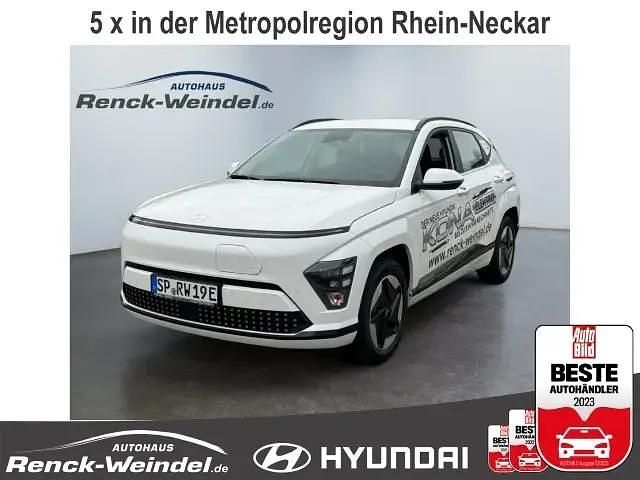 Weiß Gebraucht 2024 Hyundai Kona Advantage SUV | 31.489 € (Fairer Preis) - Bild 1/4