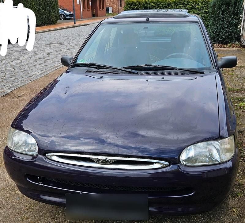 Gebraucht Ford Escort 90 PS (66 kW) 1997 Violet Limousine