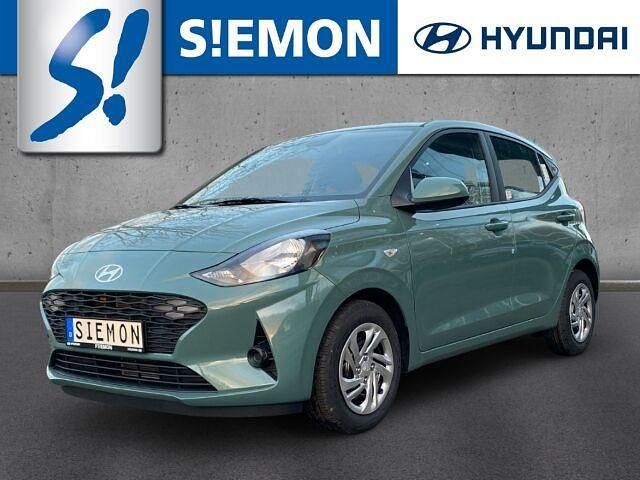 Gebraucht Hyundai i10 Select 63 PS (46 kW) 2024 Gruen Kleinwagen
