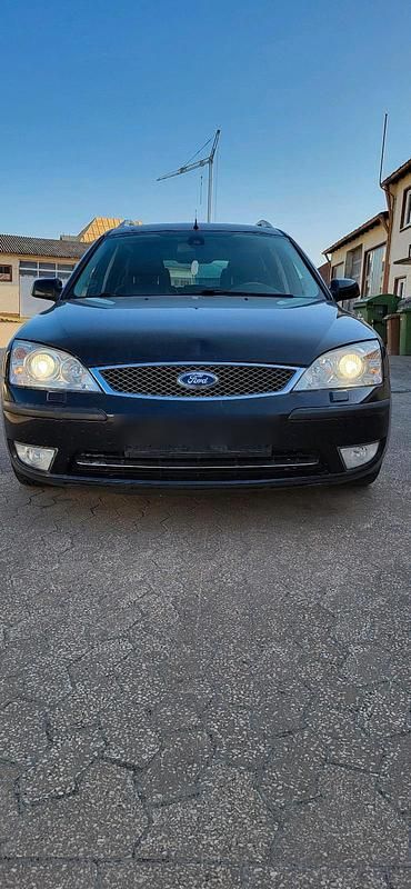Schwarz Gebraucht 2004 Ford Mondeo Kombi | 1.350 € - Bild 1/4