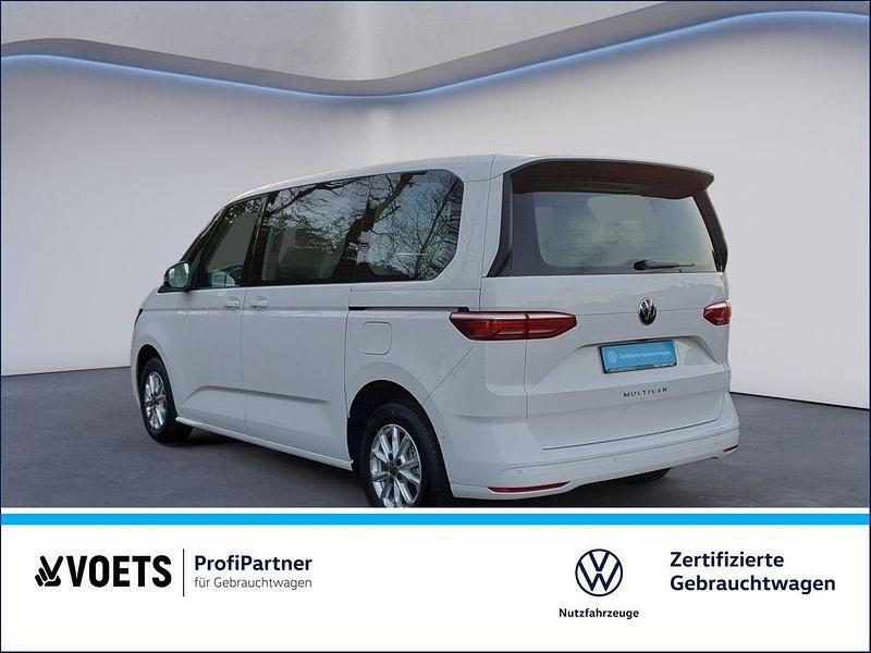 Gebraucht VW Multivan Life 150 PS (110 kW) 2025 Weiß Van