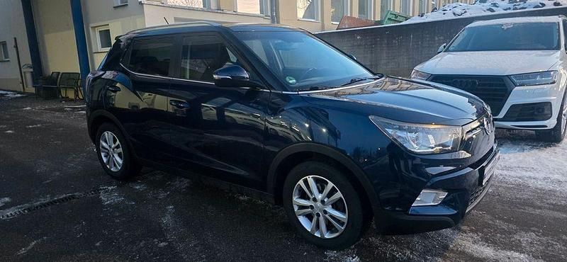 Gebraucht Ssangyong (KGM) Tivoli Quartz 128 PS (94 kW) 2015 Blau SUV