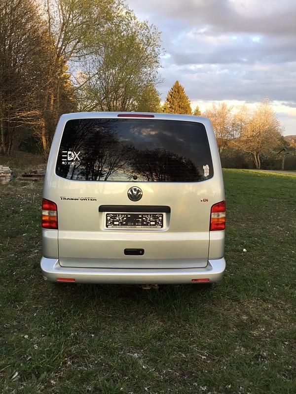 Second-hand VW Transporter 131 CP (96 kW) 2004 Argintiu Van