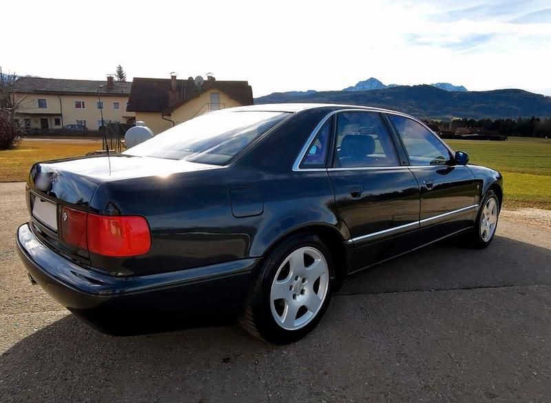 Second-hand Audi A8 299 CP (219 kW) 1995 Negru Berlinǎ