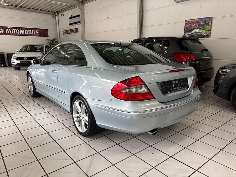 Gebraucht Mercedes CLK200 Avantgarde 163 PS (119 kW) 2007 Silber Coupé