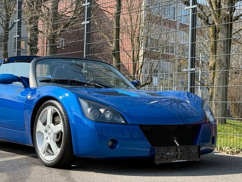 Blau Gebraucht 2002 Opel Speedster Cabrio | 26.990 € - Bild 1/4