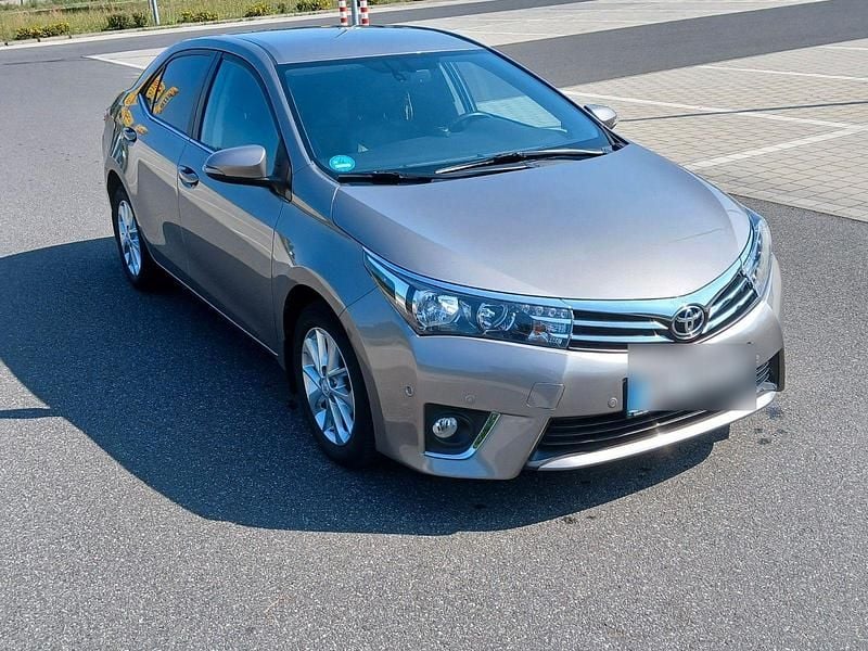 Gebraucht Toyota Corolla Multidrive S 132 PS (97 kW) 2016 Beige Limousine