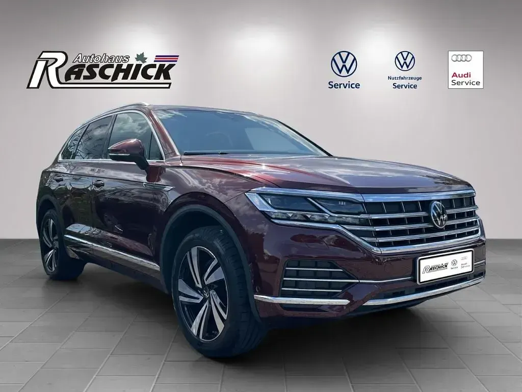 Gebraucht VW Touareg Atmosphere 286 PS (210 kW) 2022 Malbec red (rot) SUV