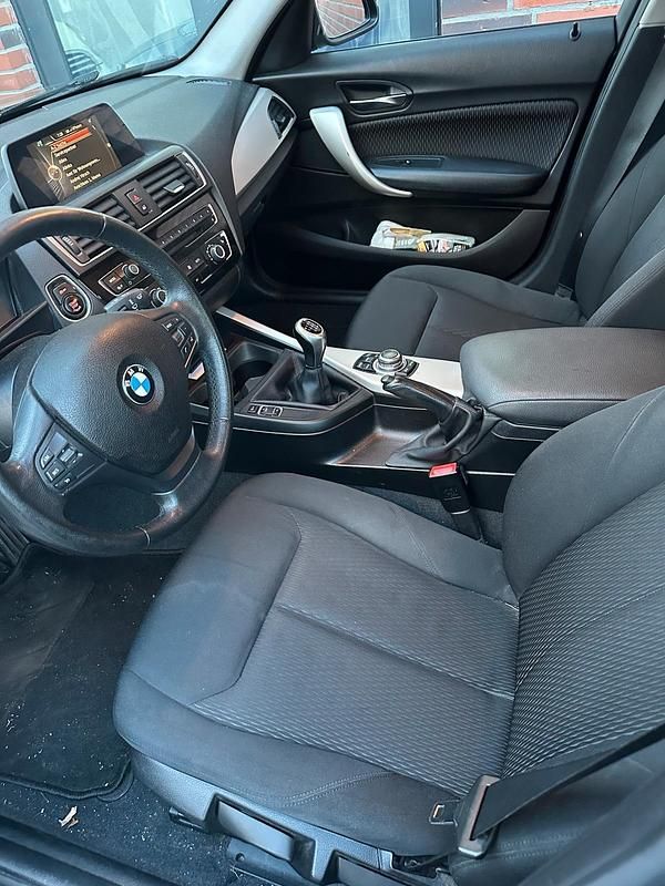 Gebraucht BMW 116 109 PS (80 kW) 2016 Schwarz Kleinwagen