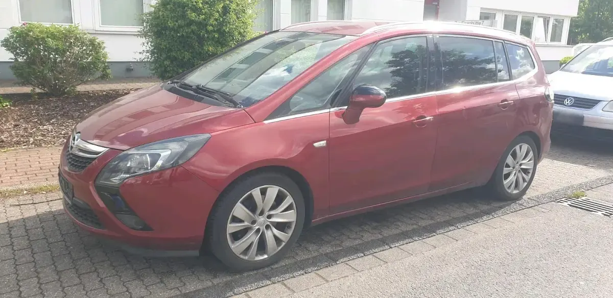 Gebraucht Opel Zafira 165 PS (121 kW) 2013 Rot Van / Kleinbus