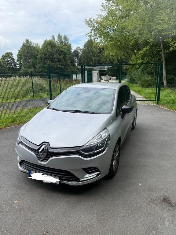 Silber Gebraucht 2017 Renault Clio IV Limousine | 8.100 € (Guter Preis) - Bild 1/4