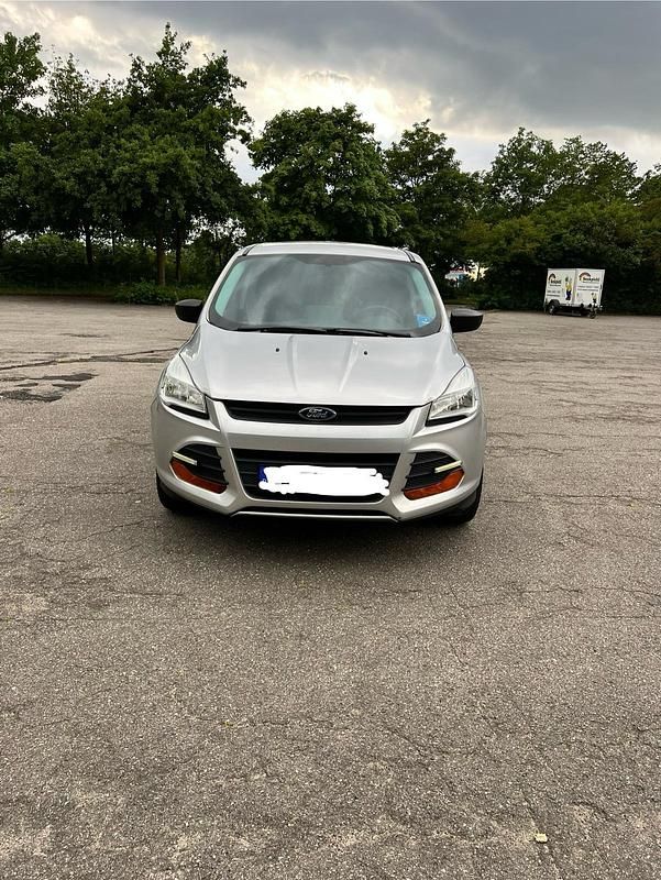 Grau Gebraucht 2016 Ford Escape SUV | 8.500 € - Bild 1/4