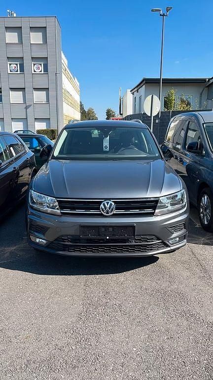 Grau Gebraucht 2019 VW Tiguan IQ Drive SUV | 19.200 € (Fairer Preis) - Bild 1/4