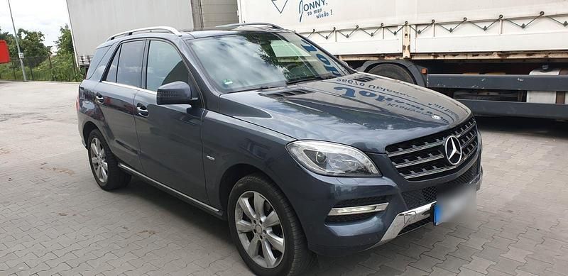Grau Gebraucht 2012 Mercedes ML350 SUV | 14.950 € (Superpreis) - Bild 1/4