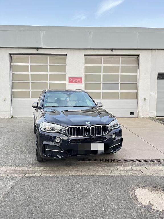 Schwarz Gebraucht 2017 BMW X5 M50 Sport Line SUV | 31.900 € (Etwas zu teuer) - Bild 1/4