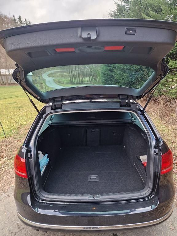 Gebraucht VW Passat Highline 177 PS (130 kW) 2014 Schwarz Kombi