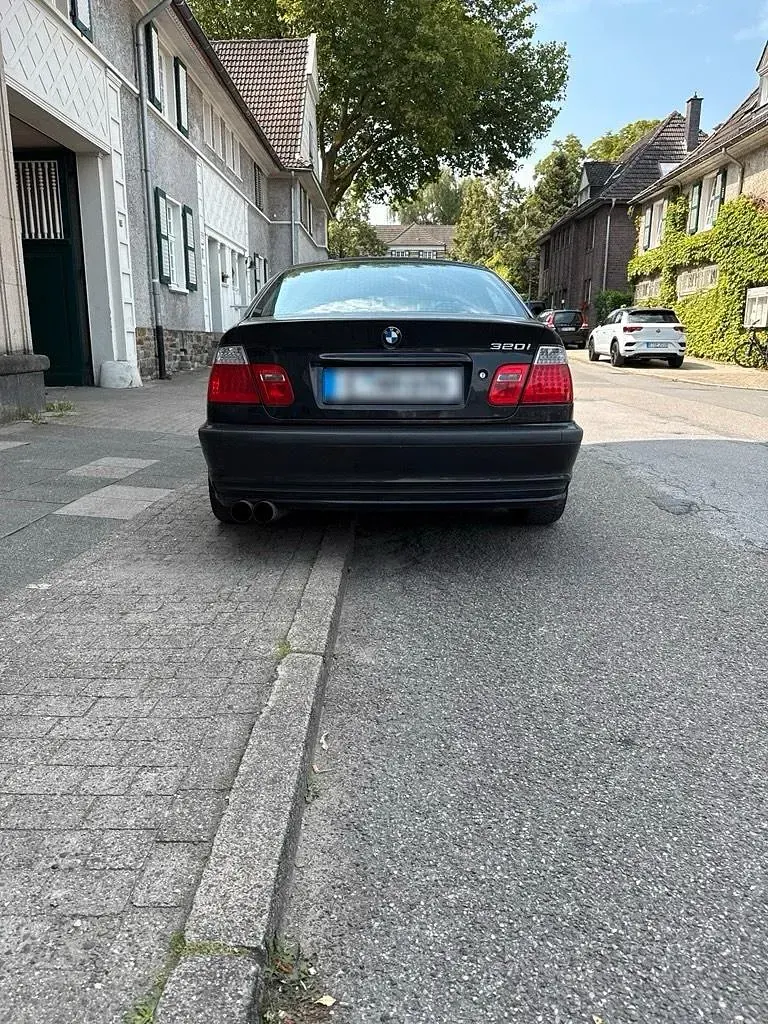 Gebraucht BMW 320 150 PS (110 kW) 1998 Schwarz Limousine