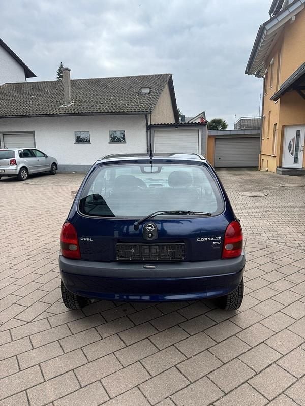 Gebraucht Opel Corsa 65 PS (47 kW) 1999 Blau Kleinwagen