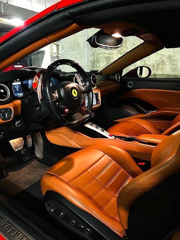 Gebraucht Ferrari California 560 PS (411 kW) 2014 Rot Cabrio