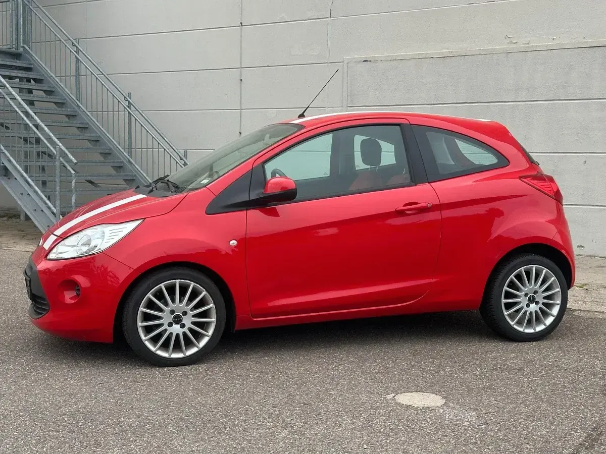Gebraucht Ford Ka Cool & Sound Edition 69 PS (50 kW) 2013 Flamerot Kleinwagen