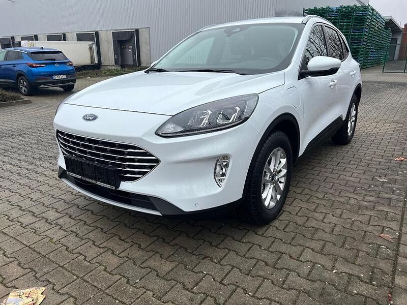 Gebraucht Ford Kuga Titanium 224 PS (164 kW) 2022 Weiß SUV