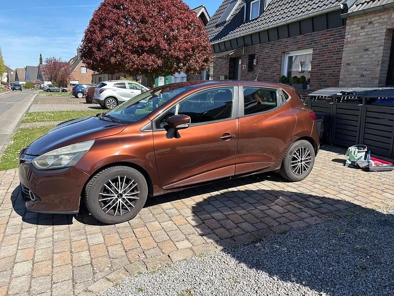 Gebraucht Renault Clio IV Dynamique 73 PS (53 kW) 2013 Braun Kleinwagen