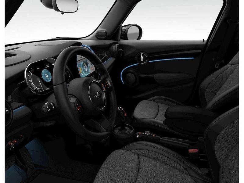 Gebraucht Mini Cooper Classic 136 PS (100 kW) 2022 Schwarz Kleinwagen