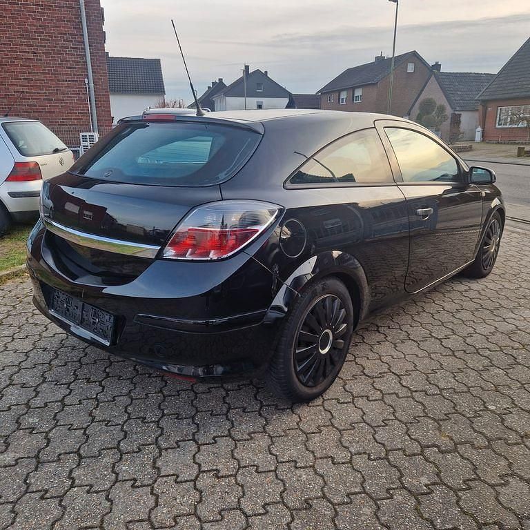 Gebraucht Opel Astra GTC Selection 90 PS (66 kW) 2009 Schwarz Coupé