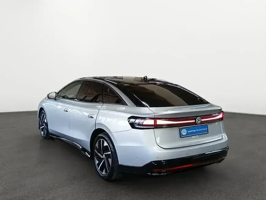 Gebraucht VW ID.7 Pro 210 kW (286 PS) 2024 Grau Limousine