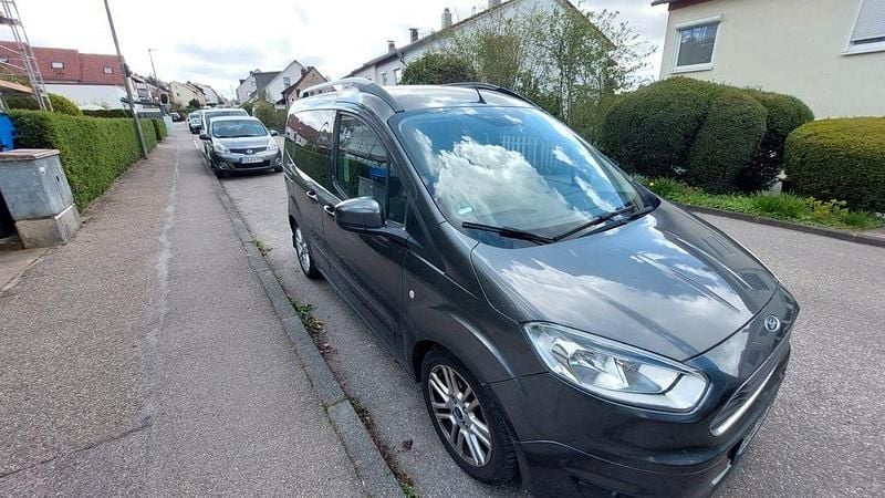 Second-hand Ford Courier 95 CP (69 kW) 2016 Gri Monovolum