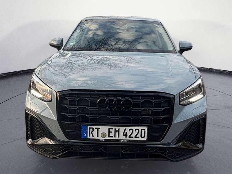 Gebraucht Audi Q2 S-Line 150 PS (110 kW) 2026 Pfeilgrau perleffekt SUV
