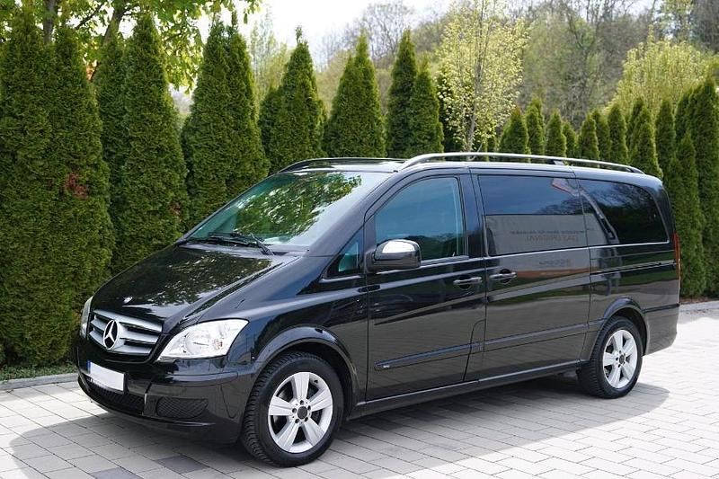 Schwarz Gebraucht 2011 Mercedes Viano Van / Kleinbus | 13.500 € (Guter Preis) - Bild 1/4